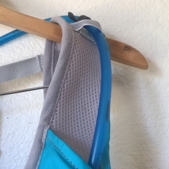 Camelbak 2 liter like NEW! - Picture 6 of 11